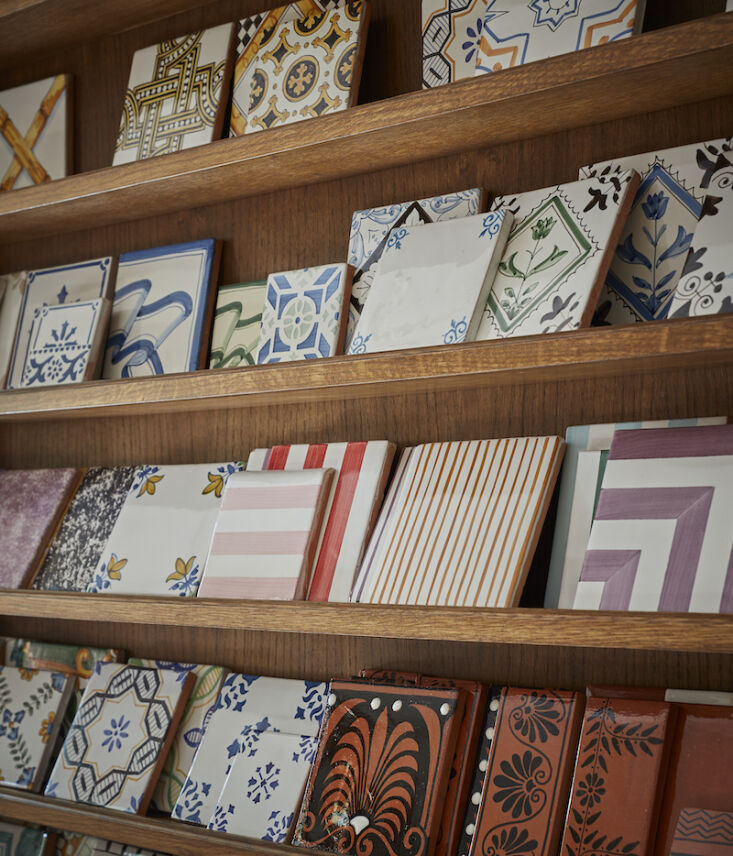 the bespoke display cabinet was based on a design sarah had seen used by regts  20