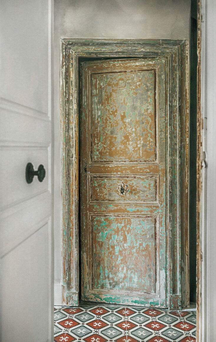 the case for dual patterns and revealed layers of paint. september\2\17; 17
