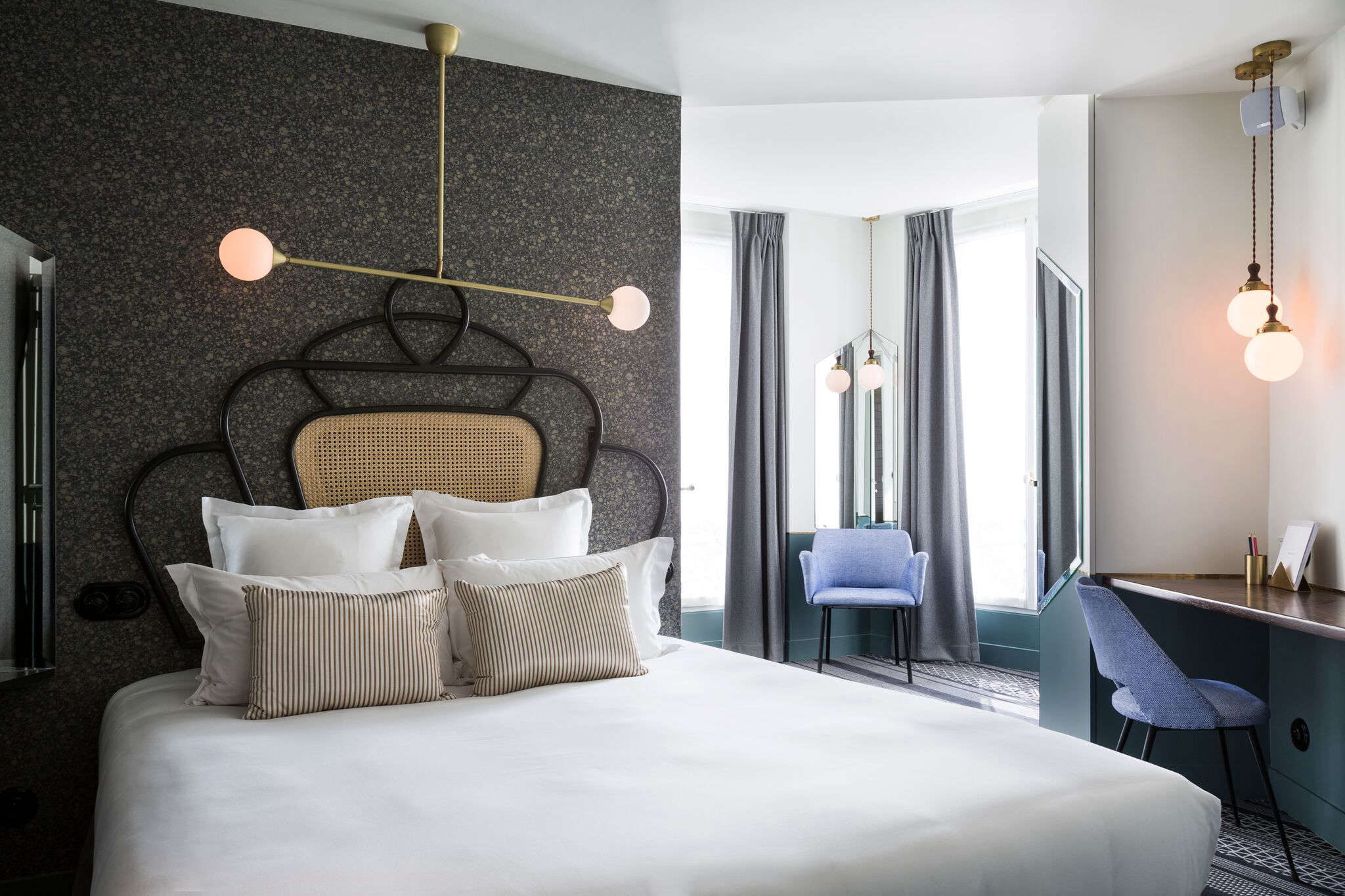 each room has a different wallpaper pattern, some designed by meilichzon, othe 23