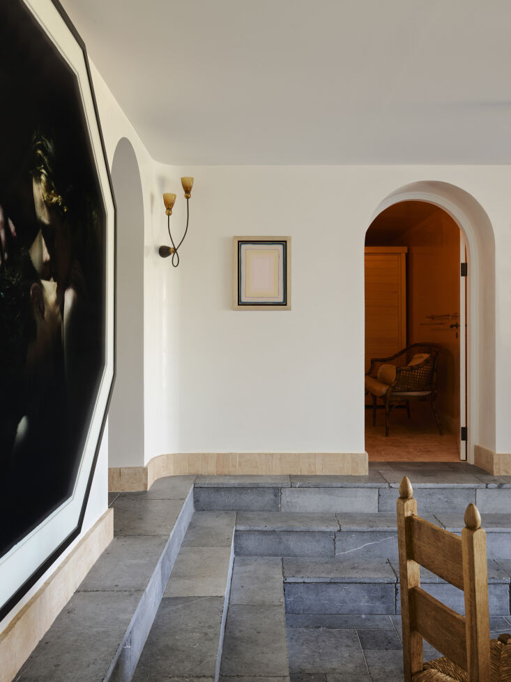 the wc is located in a home tamsin took on in \20\2\2 in darling point, a subur 17