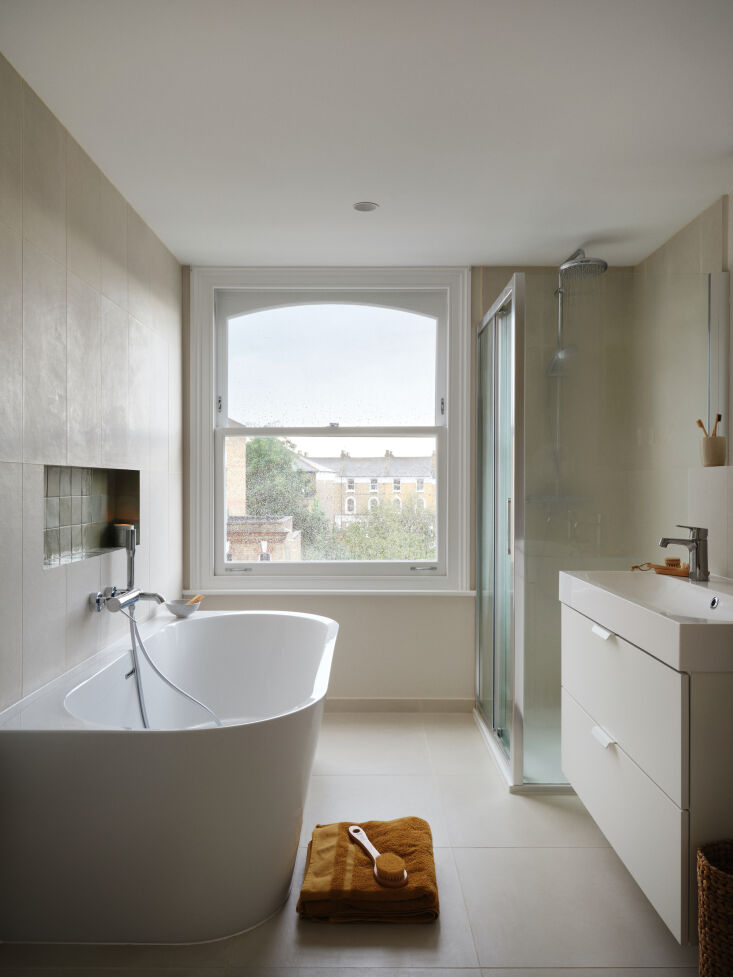 the kids\2\17; bathroom. anaïs chose a bathtub by trojan and a vanity f 27