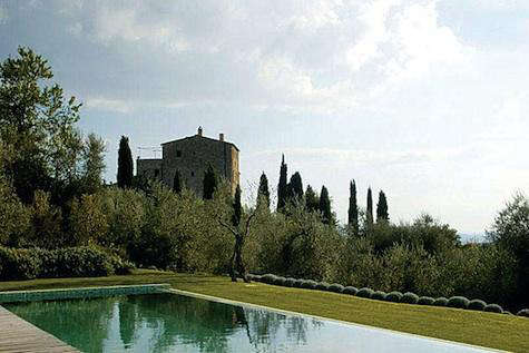 Hotels  Lodging Castello di Vicarello in Italy portrait 5