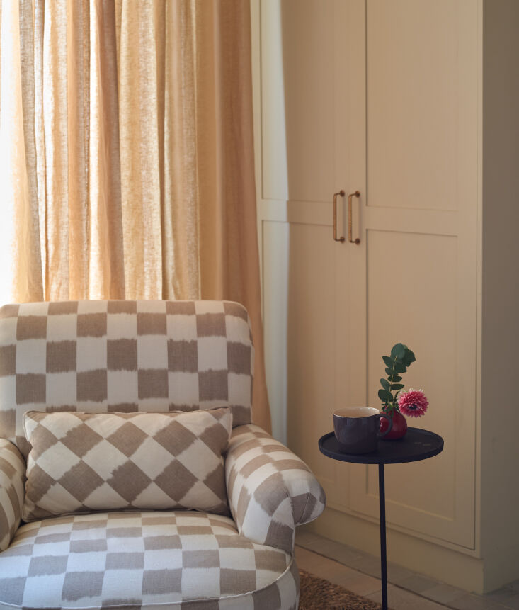 sophie rowell code de folk glenarm road chair crop