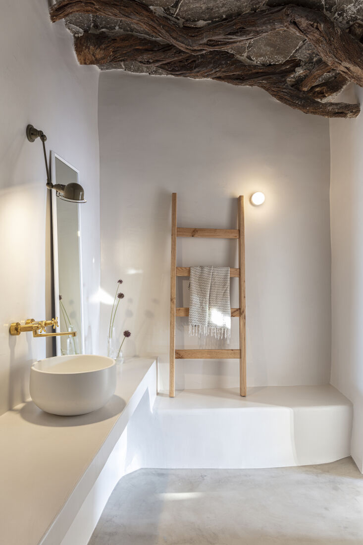 the bathrooms are all newly appointed with built in fittings. this one has twis 29