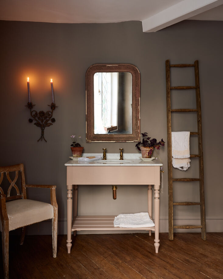 d is the victorian washstand in large, measuring almost 38 inches wide. it& 17