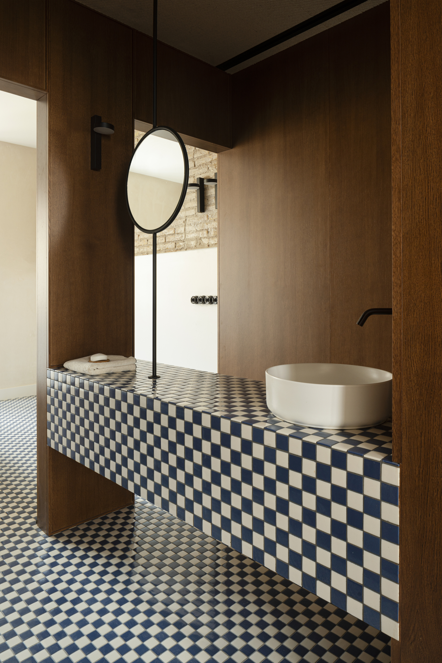 the sink is the space basin from nuovvo. 26