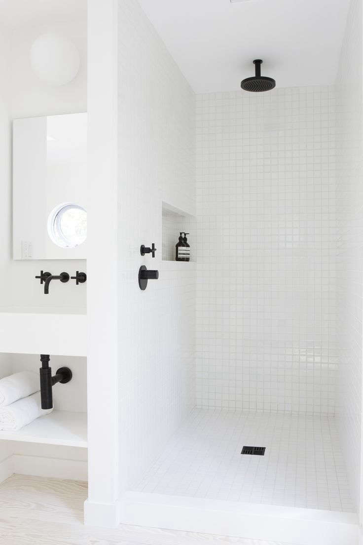 white bathrooms from the remodelista architect/designer directory 18
