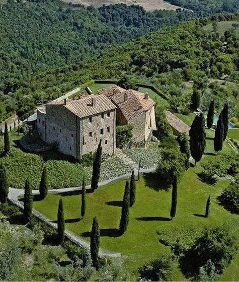 Hotels  Lodging Castello di Vicarello in Italy portrait 4