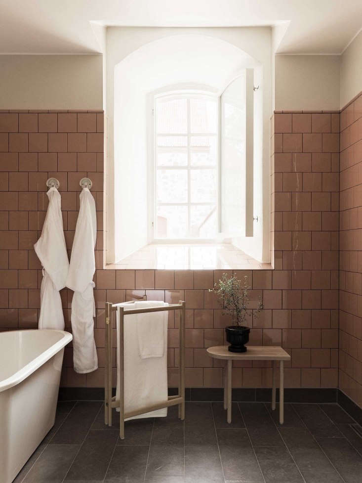 the towel rack in question, as seen in our post an architect’s estate, open f 17