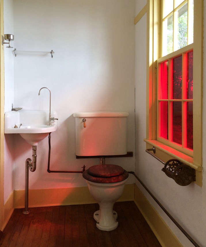 Object Lessons The OldFashioned Loo portrait 4