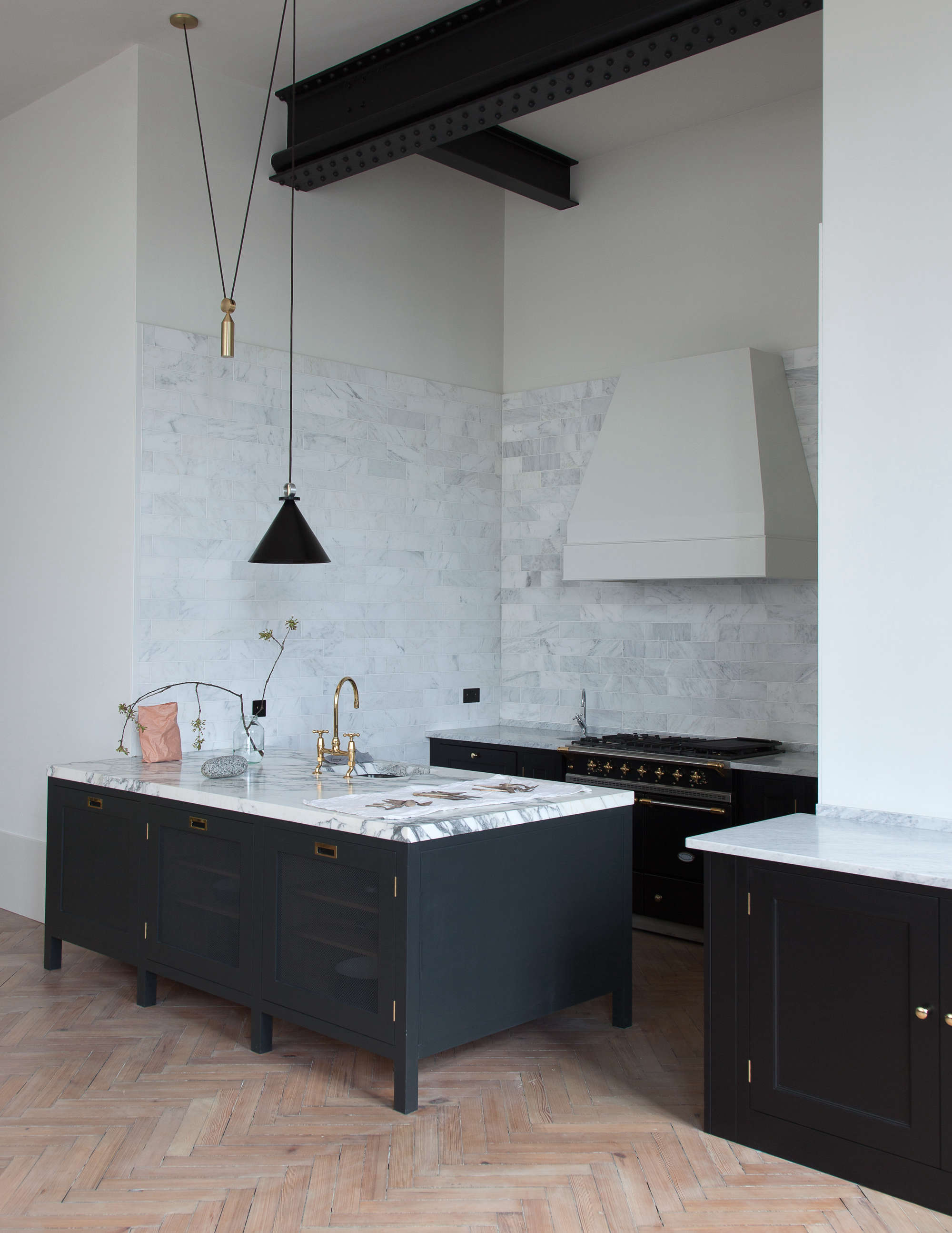 now available in the us: uk design company plain english's kitchens | remodelis 18