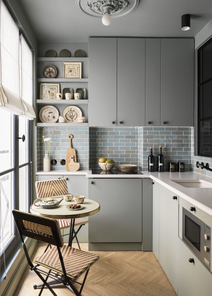to keep the space from feeling crowded, evennou stocked it with above  and belo 19