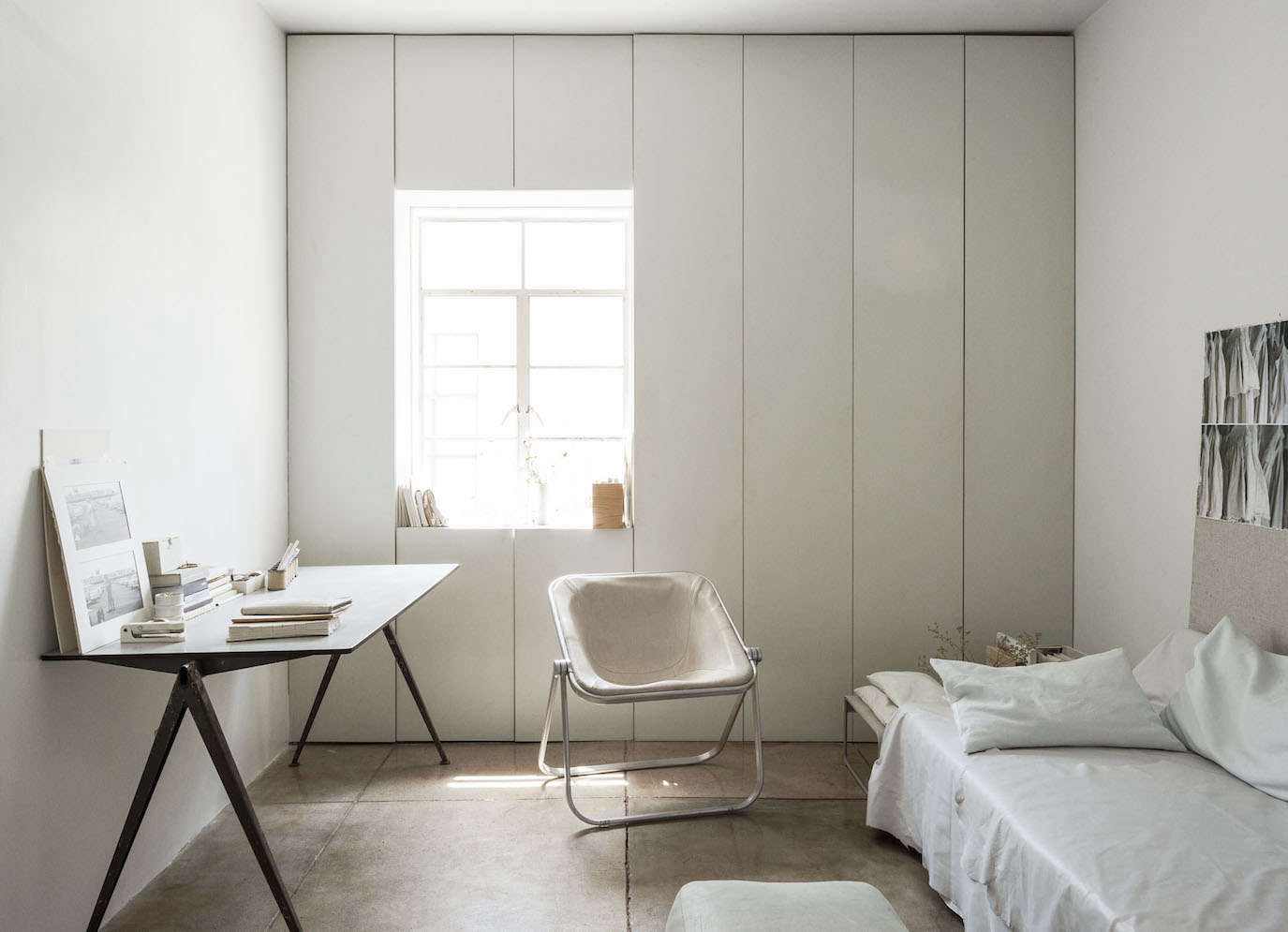 all white guest room in la by michaela scherrer photo by matthew williams | rem 17
