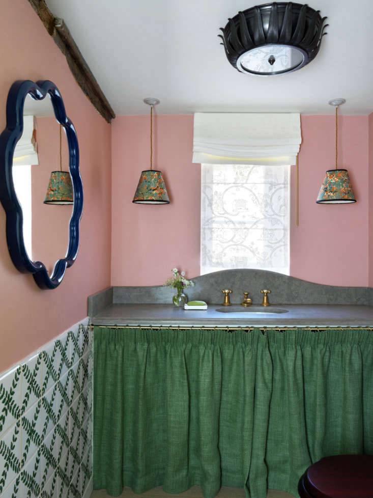 you can count on beata heuman to use every design trick—sink skirt, patterned 27