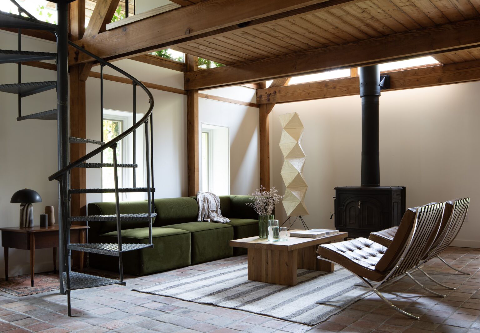 A MidcenturyStyle 1980s House The Takatina Take on an Upstate Hideaway portrait 4