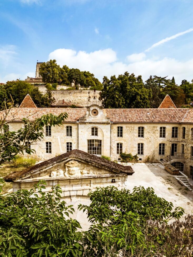 a stone’s throw from the main street, right in the heart of lectoure, the maj 17