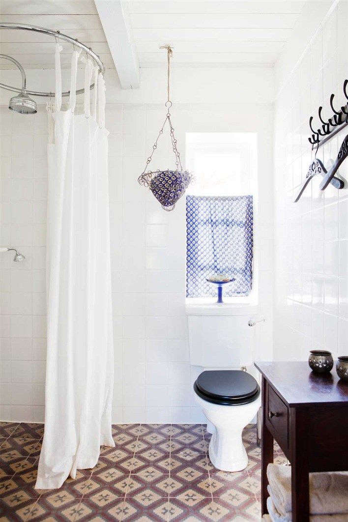bathroom in osterlen, sweden from hus & hem 17