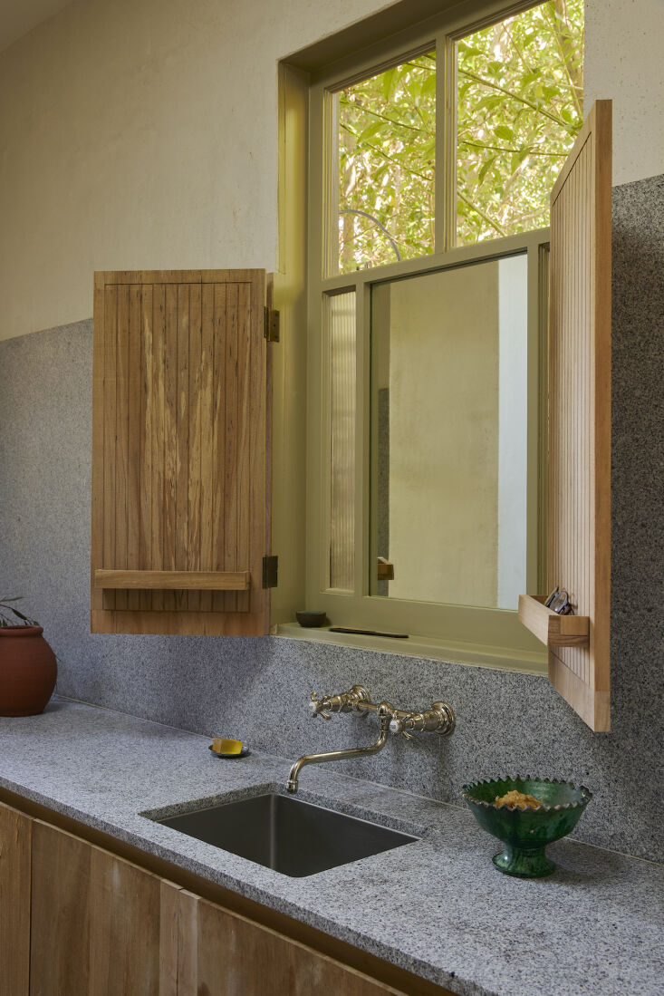 pat bernatz's lincoln heights house in east la, bathroom 27